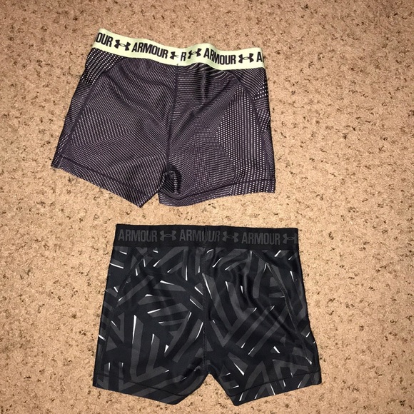 SOLD***Under armour shorts size small - Picture 2 of 2